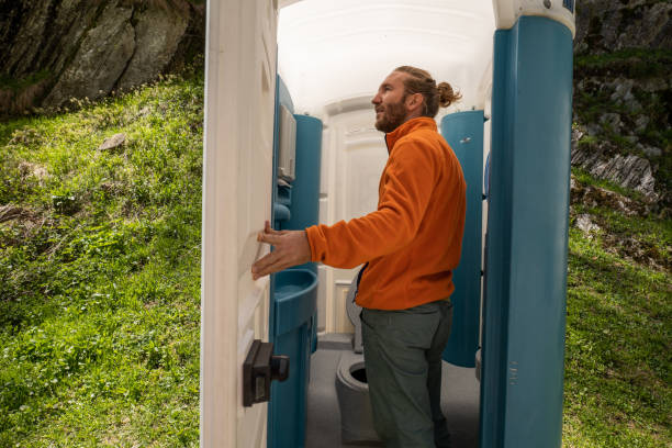 Best Porta potty delivery and setup  in Holtsville, NY